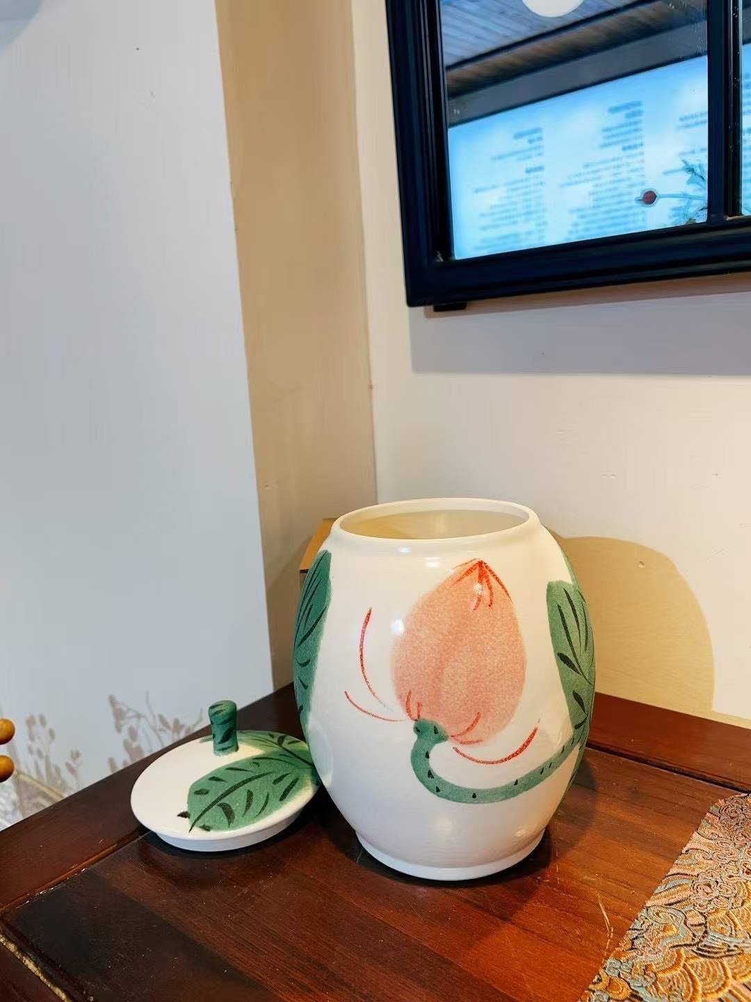 Jar-Lotus Color